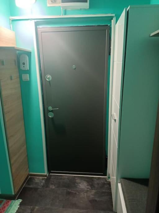Private Room Near 3 Min Metrou Crangasi, 40 M2 Bukarest Kültér fotó